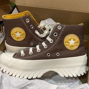 Chuck Taylor All Star Lugged 2.0 Platform Denim Size 6 Men’s/ Size 8 Women’s